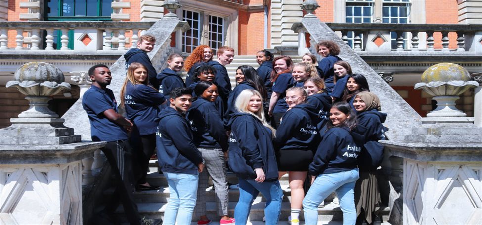 Hall Life 19-20 back group